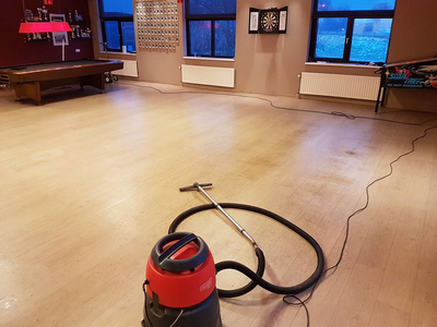 Wij verzorgen professionele vloer reiniging